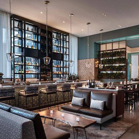 Hyatt Centric Downtown Nashville Ngoại thất bức ảnh The bar at the hotel